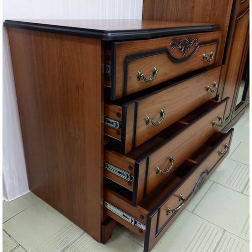 Комод «Лотос», орех